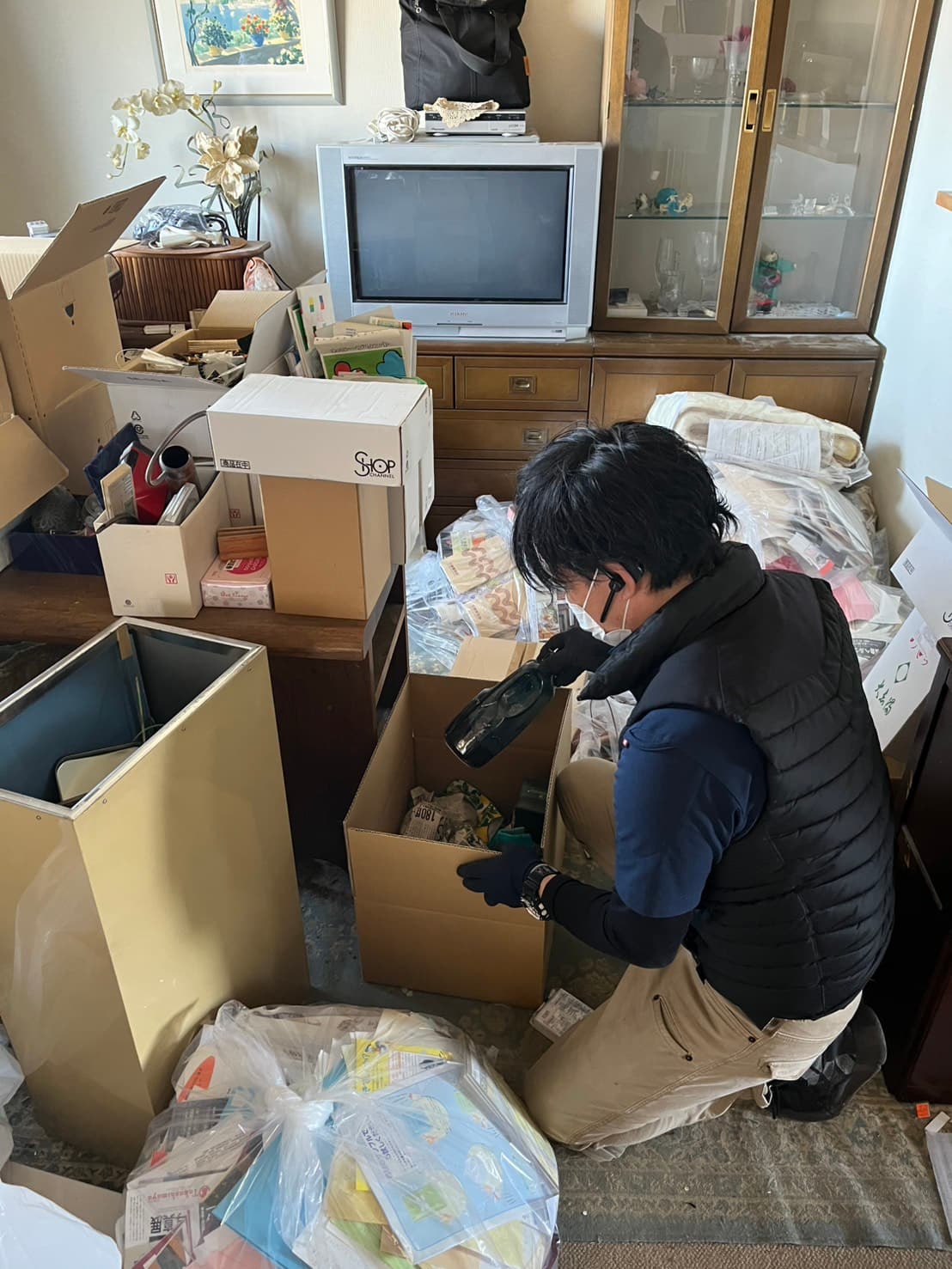 片づけ・仕分け作業の様子